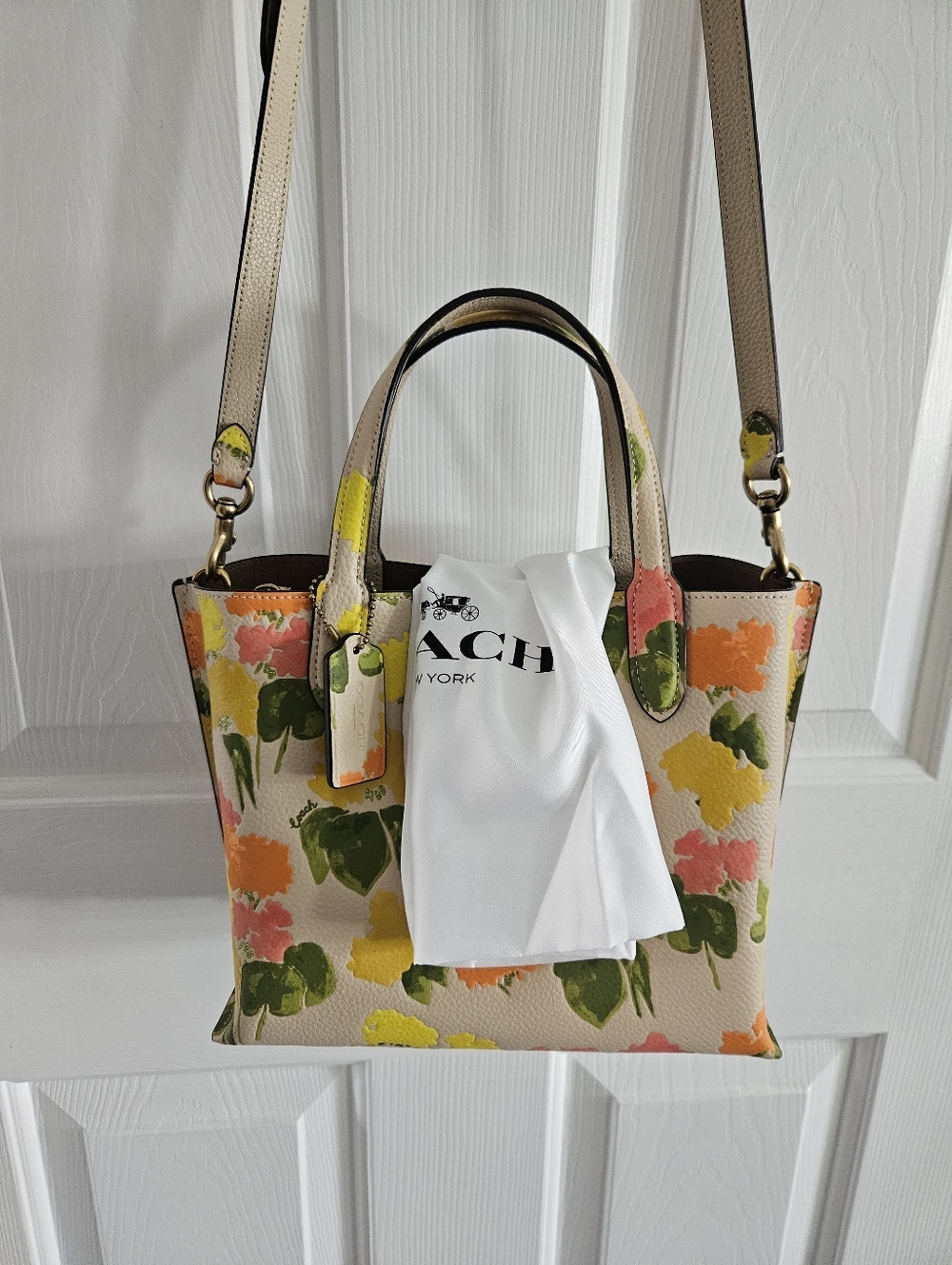 NWOT Coach Willow Tote 24 With Watercolor Floral Print - Picture 13 of 14